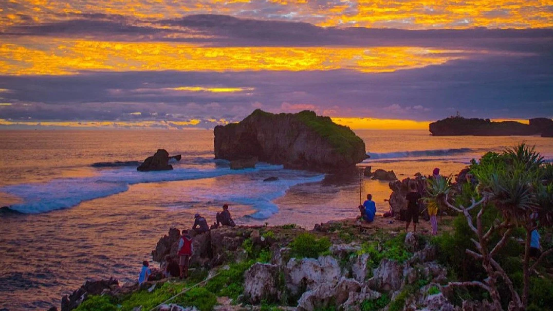 Menikmati Keindahan Pesona 1000 Pantai di Indonesia